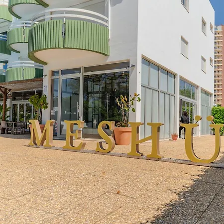 Com 3 Quartos Em Frente A *