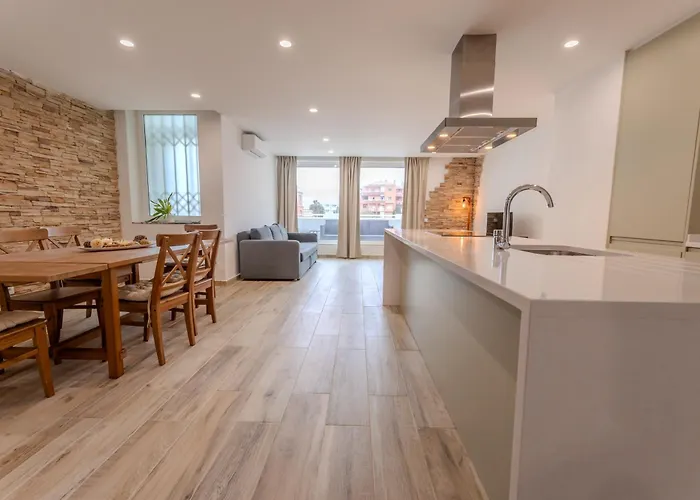 아파트 Com 3 Quartos Em Frente A