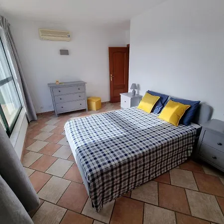 شقة Com 3 Quartos Em Frente A